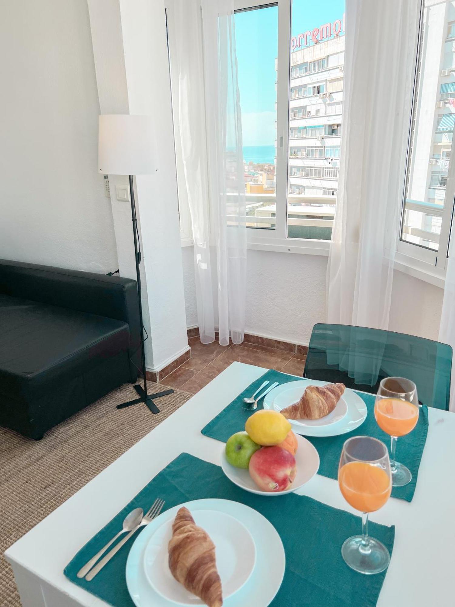 Cozy & Bright Flat Torremolinos Centre Apartment Luaran gambar