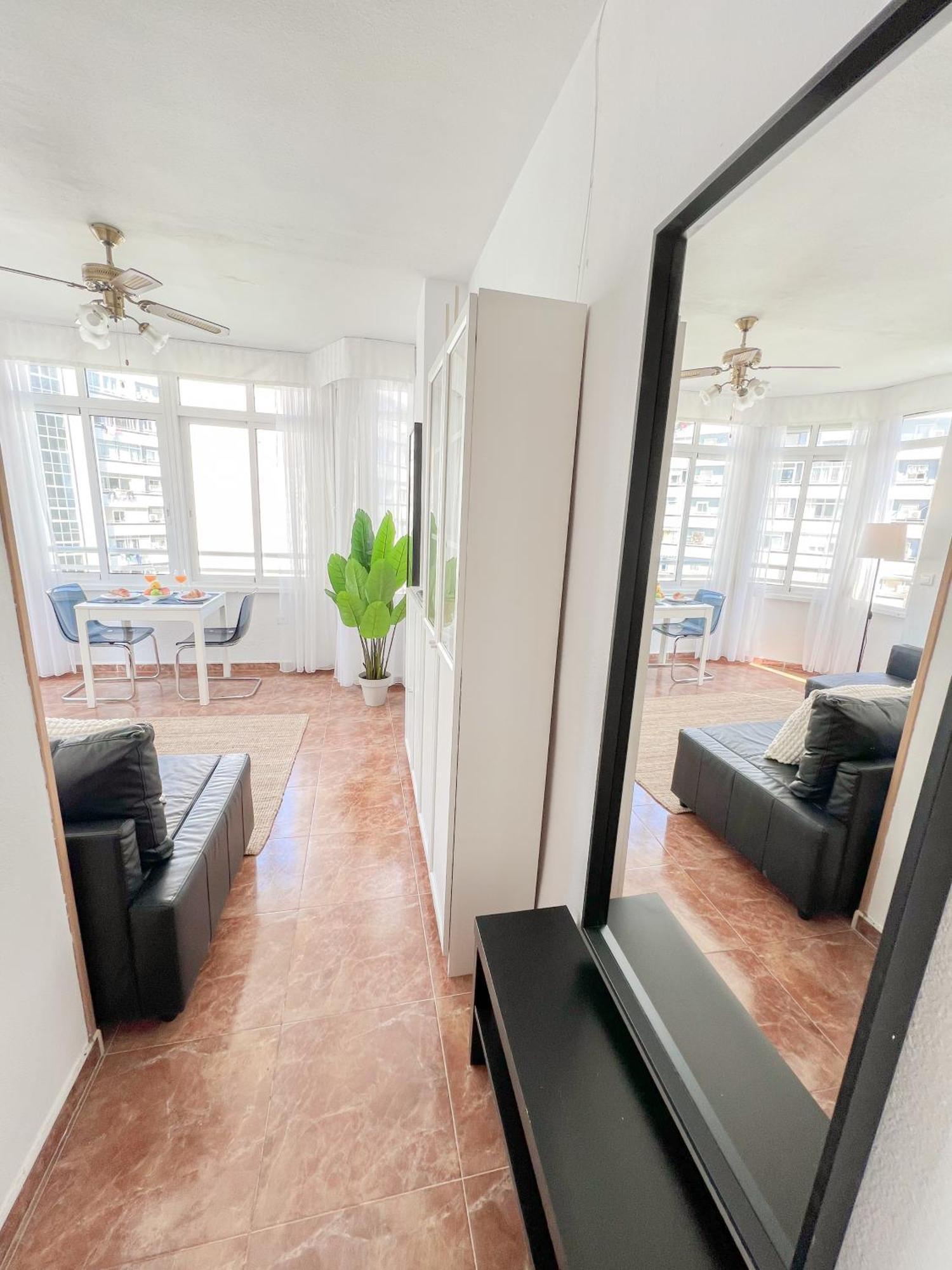 Cozy & Bright Flat Torremolinos Centre Apartment Luaran gambar