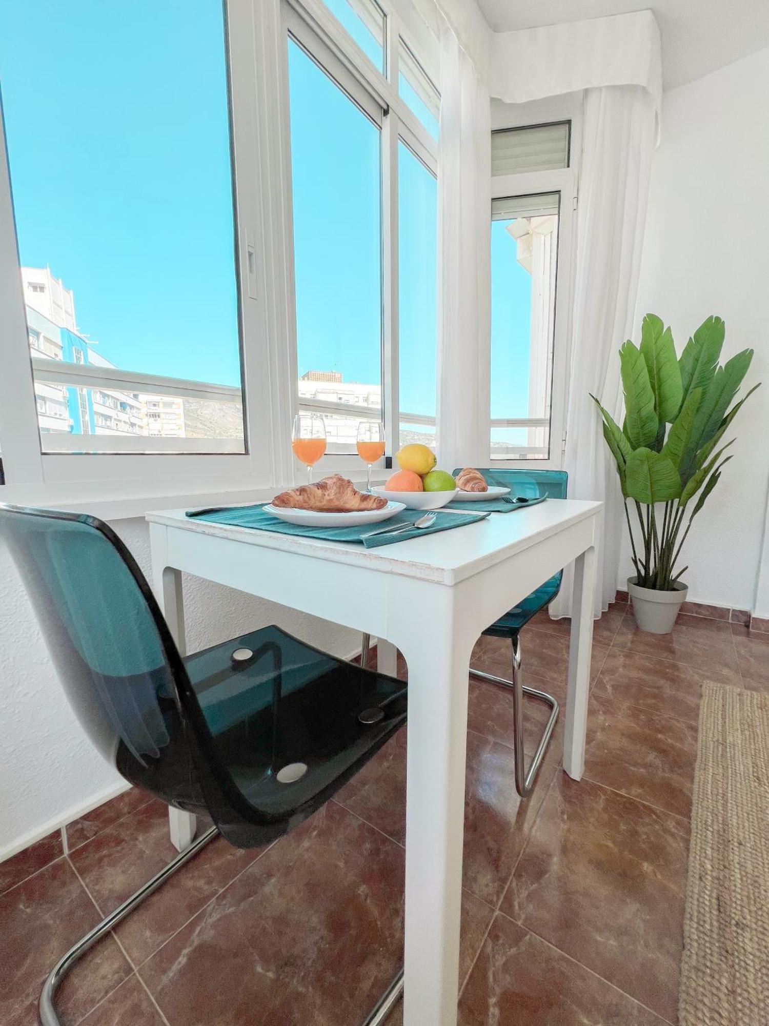 Cozy & Bright Flat Torremolinos Centre Apartment Luaran gambar